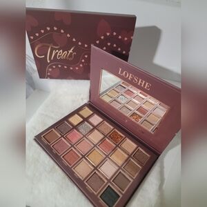Lofshe Treats Eyeshadow Palette - 24 Pan Highly Pigmented